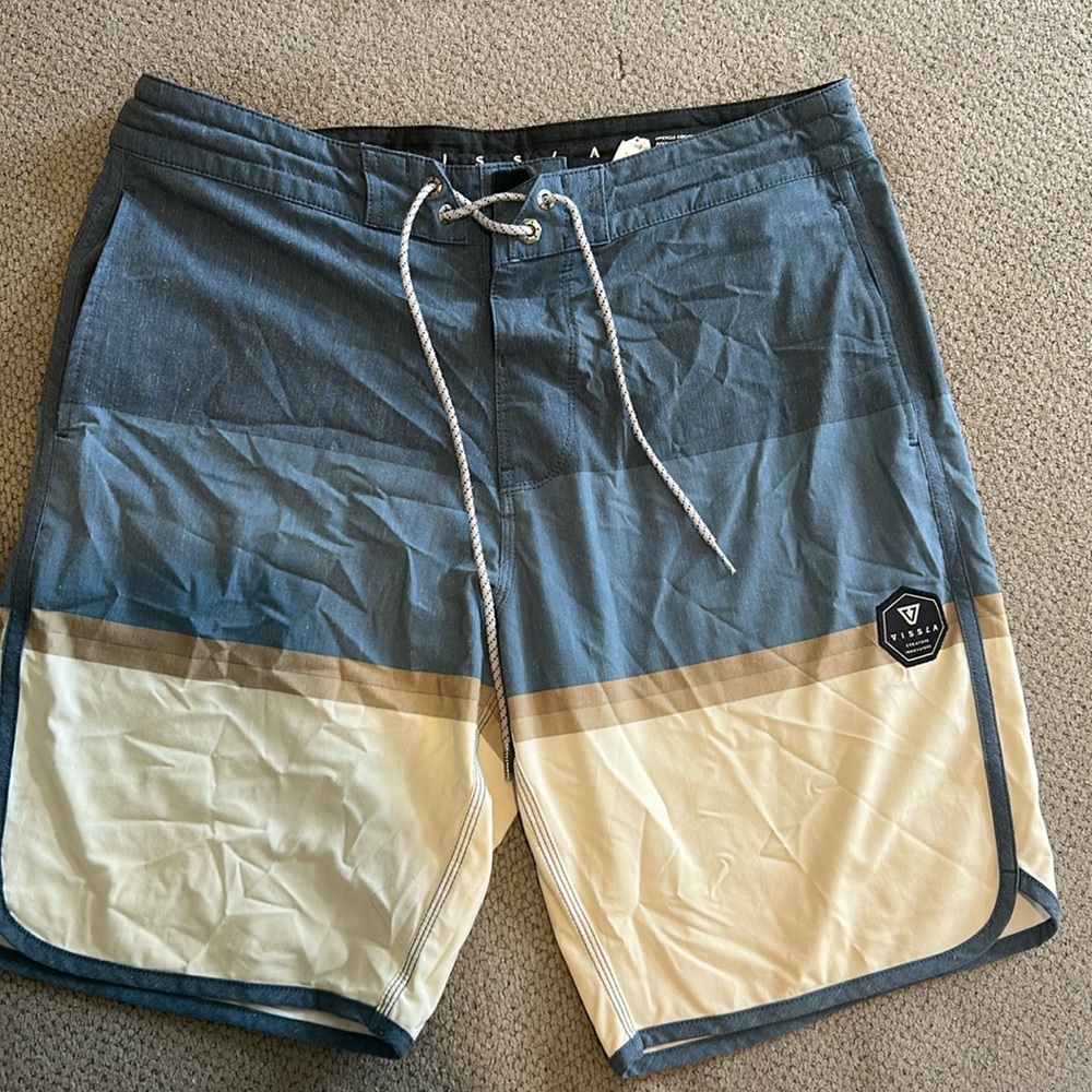 Vissla boardshorts 32”